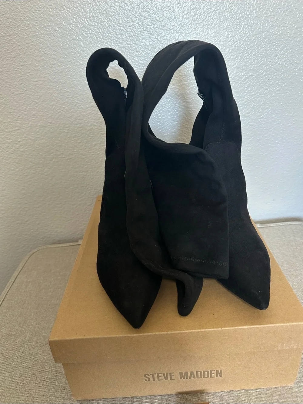 Steve Madden Black Suede Pointed Toe Block Heel Boots
